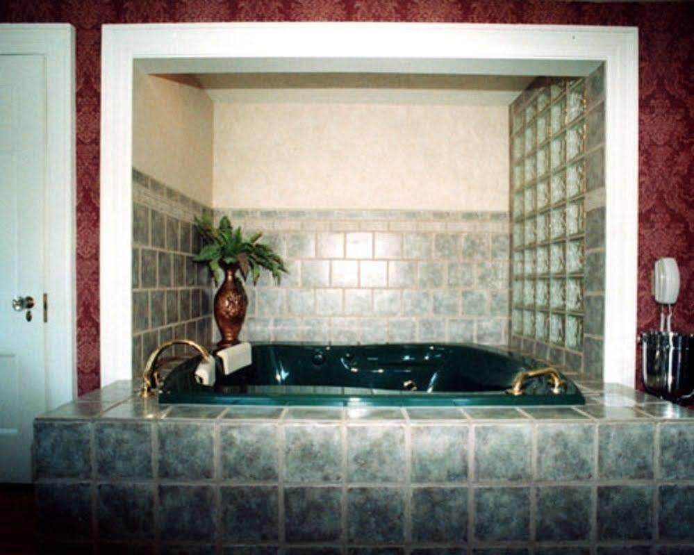 Julias Bed And Breakfast Hubbard Buitenkant foto